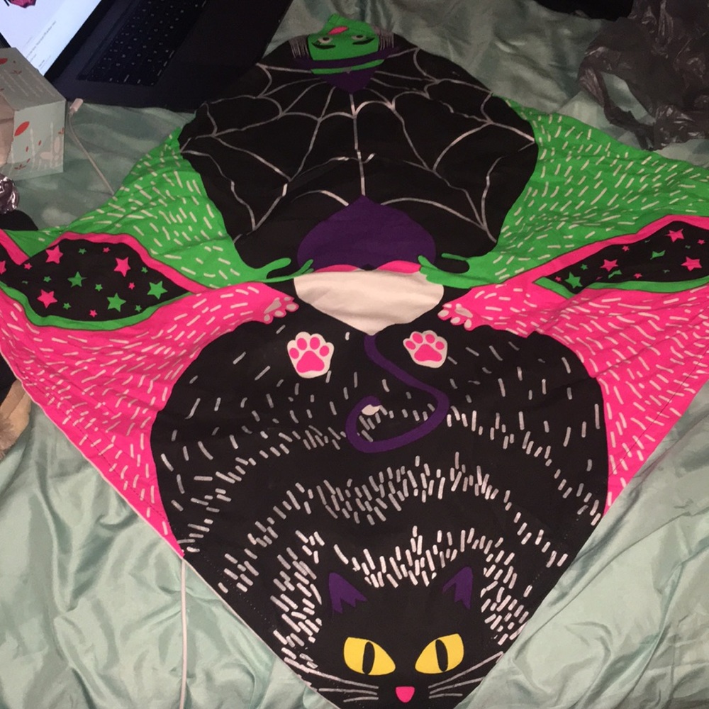 Lush Halloween Knot Wrap